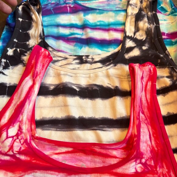 3 NEW Tees by Tina Tie Dye Tank Tops - Picture 7 of 9